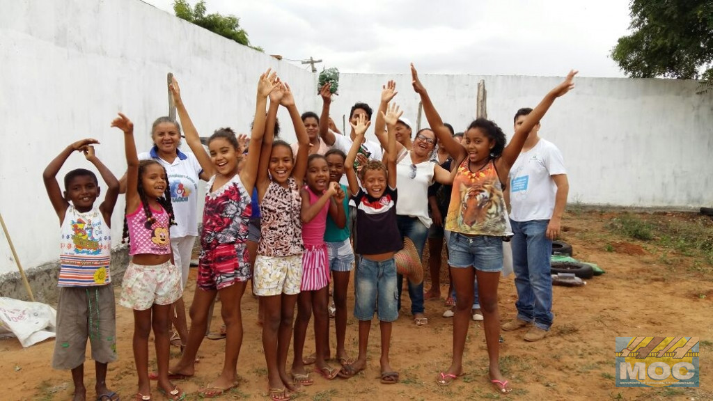 Crianças trocam experiências sobre agricultura familiar em Araci