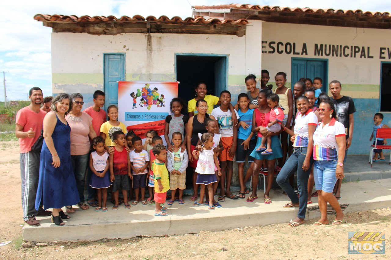 Comunidades de Retirolândia celebram inauguração de Rádios Postes