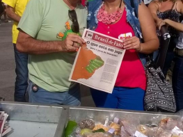 Comitê da Agricultura Familiar realiza Ato pela Democracia com distribuição de kits de produtos da agricultura familiar