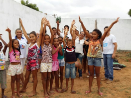 Crianças trocam experiências sobre agricultura familiar em Araci